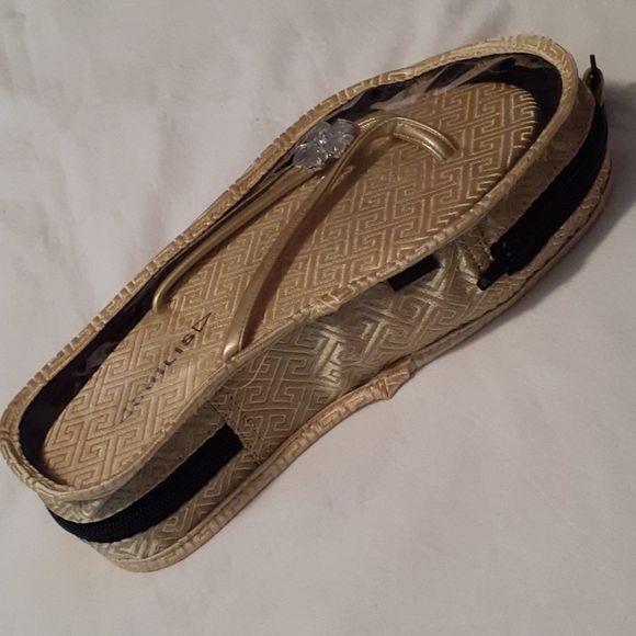 Chilis‎ Flip Flop Bedazzled Sandals in Case 6B - Picture 2 of 7